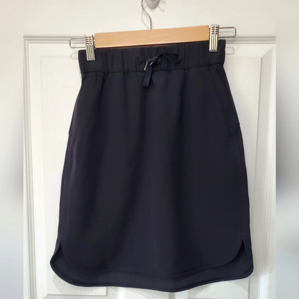 Lululemon 🍋 On The Fly Skirt Woven Black Size 2